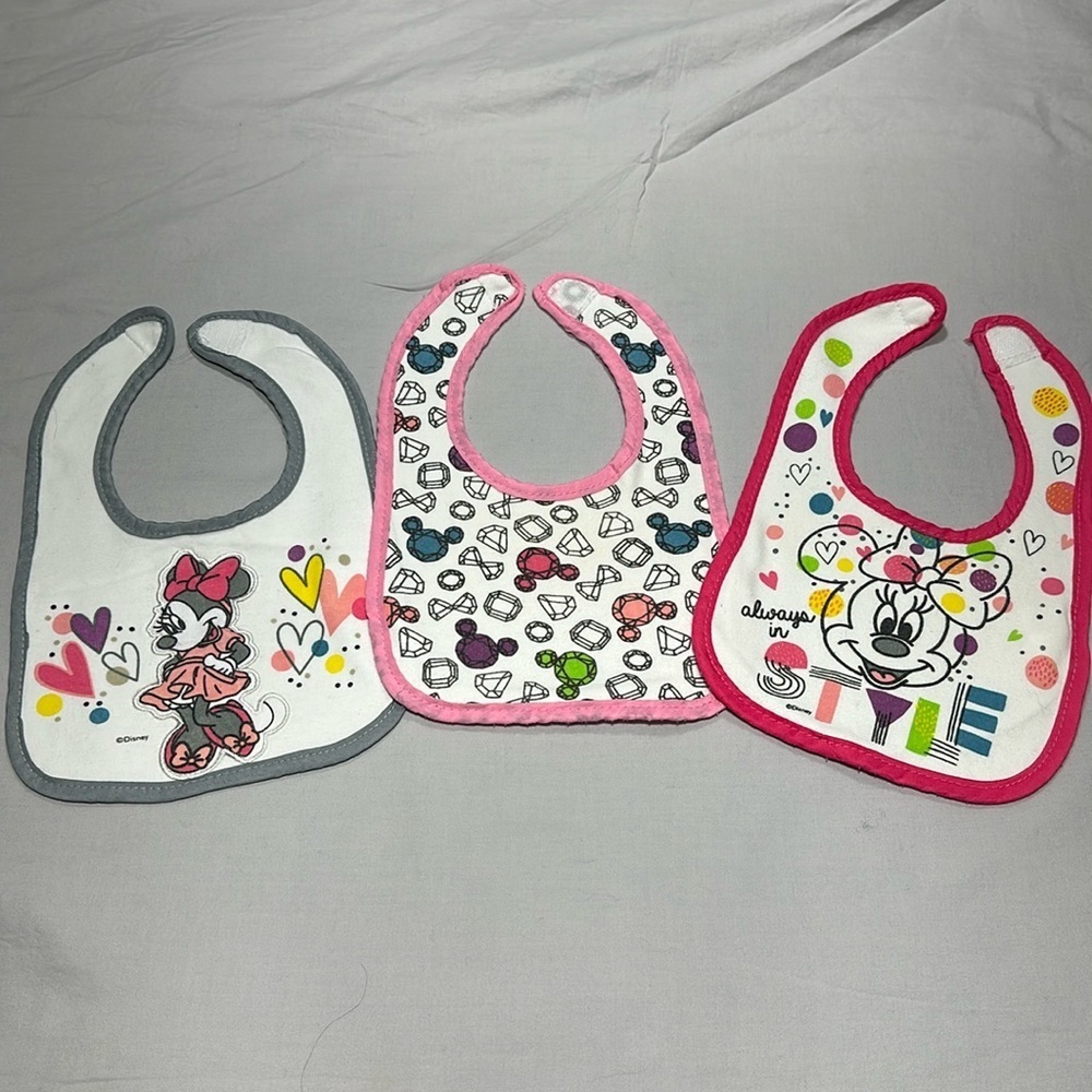 🐥 Disney - Minnie Mouse  - Set of 3 velcro closing bibs